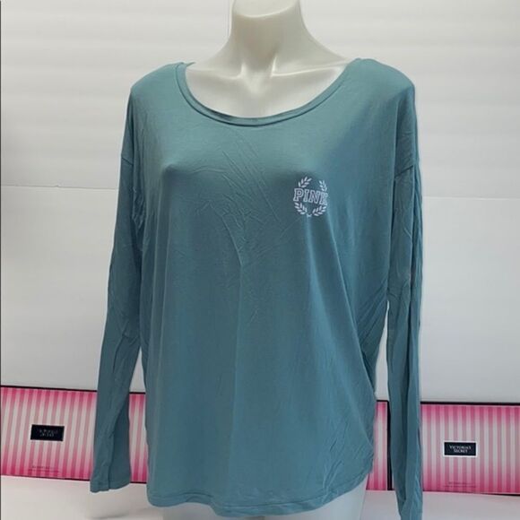 NWT VICTORIA SECRET LONG SLEEVE (run big - Picture 1 of 3